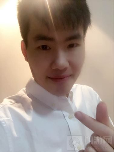 球球大作战孙红雷直播首秀 看大神如何单手玩转球球
