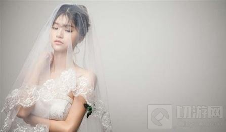 CF手游美眉零距离女神资料卡 极度诱惑小艺