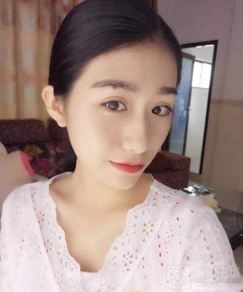 CF手游美眉零距离 资深老司机女神雪儿带你飞