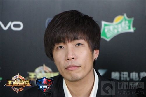 王者荣耀XQ赛后群访：新教练套路深、非常猛