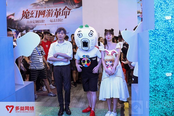 王尼玛降临ChinaJoy 率暴走家族PK美女战队