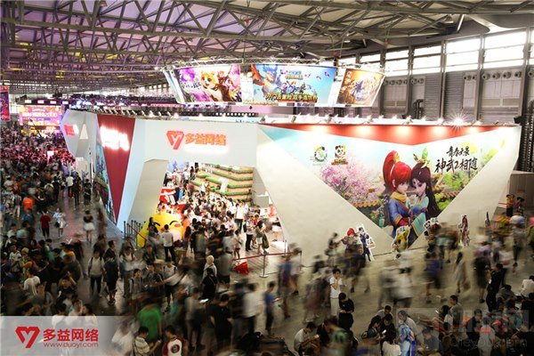 全是爱豆小姐姐 三大偶像团占领多益CJ展台