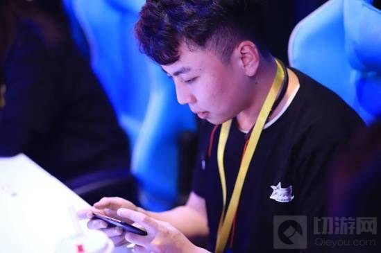 快手野性携KS斩获王者荣耀媒体联盟邀请赛冠军
